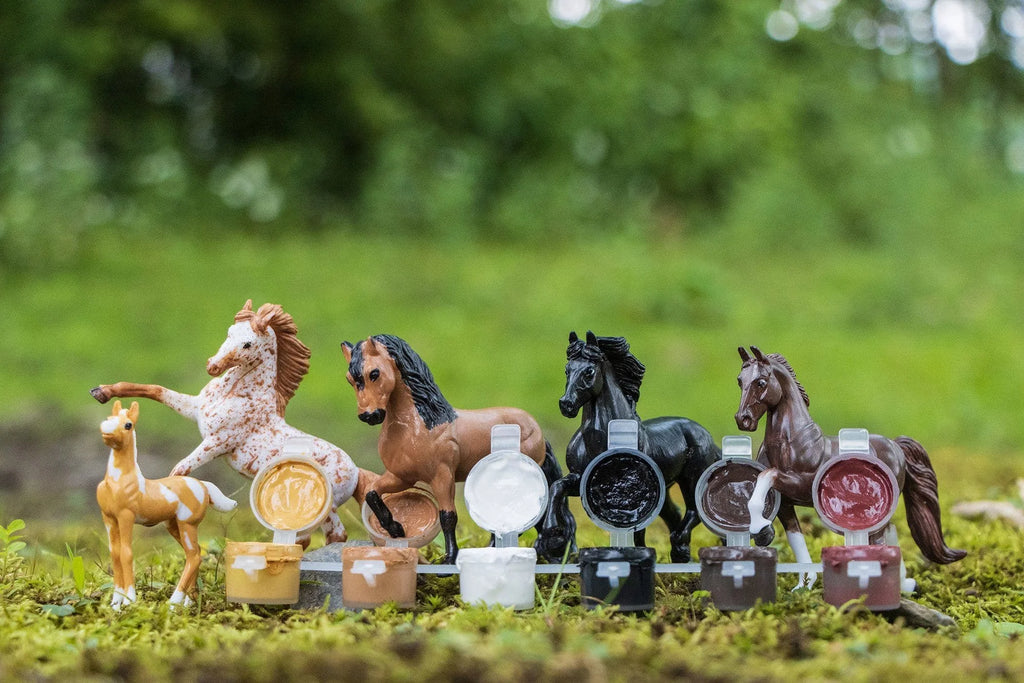 SM Colorful Breeds Paint and Play Set